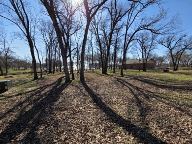 Beautiful waterfront lot with large trees - photo 23