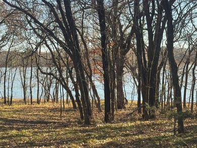 'NESTLED ALONG THE BREATHTAKING SHORES OF LAKE RAY ROBERTS, 12 - photo 5