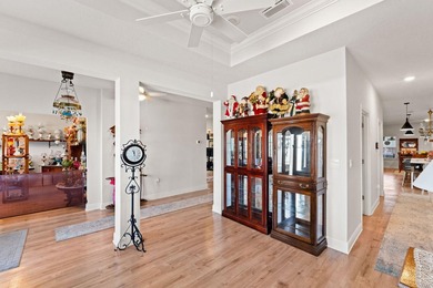 Welcome to this beautifully upgraded and well maintained home - photo 12