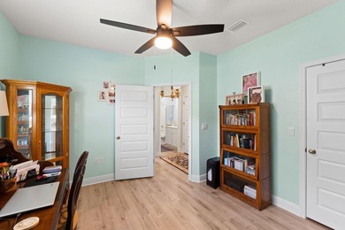 Welcome to this beautifully upgraded and well maintained home - photo 15