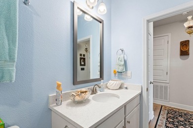 Welcome to this beautifully upgraded and well maintained home - photo 17