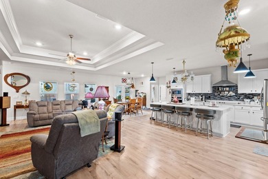 Welcome to this beautifully upgraded and well maintained home - photo 20