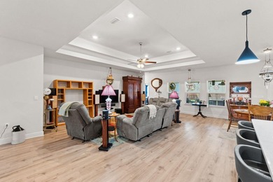 Welcome to this beautifully upgraded and well maintained home - photo 21