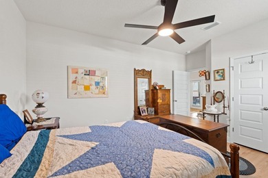 Welcome to this beautifully upgraded and well maintained home - photo 34