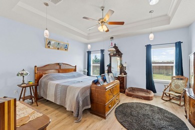 Welcome to this beautifully upgraded and well maintained home - photo 40