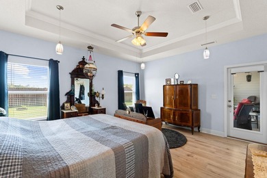 Welcome to this beautifully upgraded and well maintained home - photo 41
