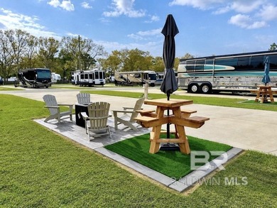 Enjoy the Alabama Gulf Coast lifestyle from this upgraded - photo 2