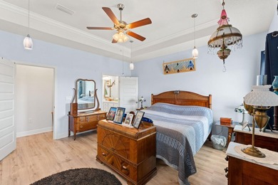 Welcome to this beautifully upgraded and well maintained home - photo 42