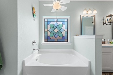 Welcome to this beautifully upgraded and well maintained home - photo 46