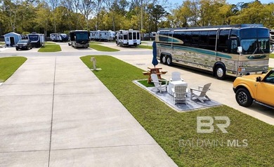 Enjoy the Alabama Gulf Coast lifestyle from this upgraded - photo 2