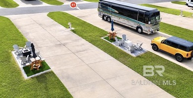 Enjoy the Alabama Gulf Coast lifestyle from this upgraded - photo 4