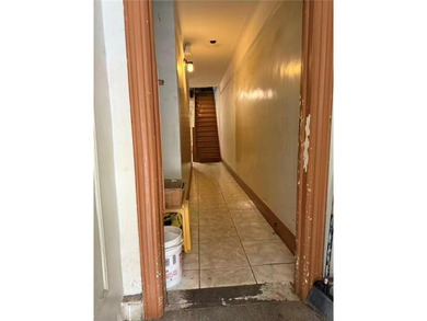 4-Family Semi-Attached house located in the heart of Sunset Park - photo 4