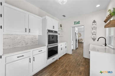 Stunning Lake Belton Retreat on just under 1 Acre Near Belton - photo 14