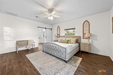 Stunning Lake Belton Retreat on just under 1 Acre Near Belton - photo 30