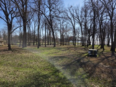 Beautiful waterfront lot with large trees - photo 17