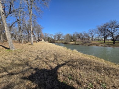 Beautiful waterfront lot with large trees - photo 25