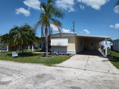 (private lake, pond, creek) Home For Sale in Okeechobee Florida