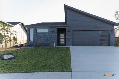 Stillhouse Hollow Lake Home For Sale in Nolanville Texas