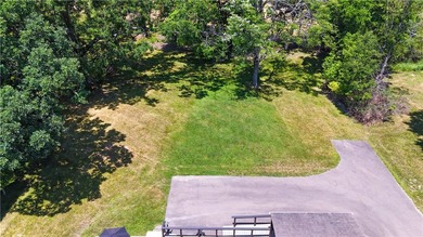 Welcome to this tastefully remodeled ranch offering a - photo 6