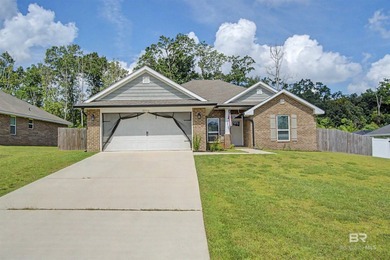 This brick home welcomes you with a thoughtful split floor plan - photo 1