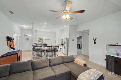 This brick home welcomes you with a thoughtful split floor plan - photo 10