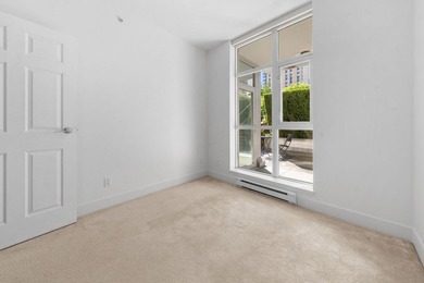 Located in the peaceful Iona neighbourhood Stirling House is a - photo 11