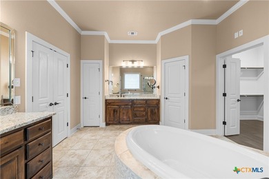 Stunning 4-Bedroom Home with Pool, Spa & Exceptional - photo 28