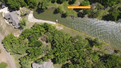 Beautiful waterfront lot with large trees - photo 10
