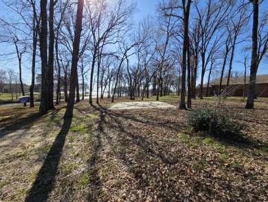 Beautiful waterfront lot with large trees - photo 7
