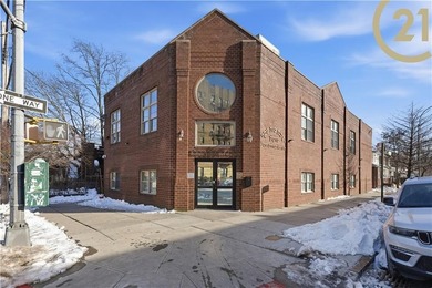 Institutional / Educational Facility - 6,500+ Sq Ft on 40x100 - photo 1