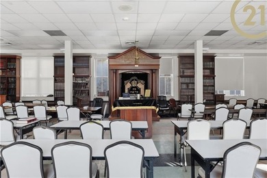 Institutional / Educational Facility - 6,500+ Sq Ft on 40x100 - photo 10