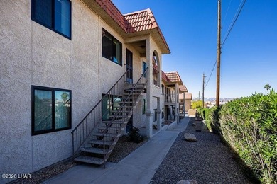 Beautifully updated Condo! From the flooring to the counter tops - photo 13