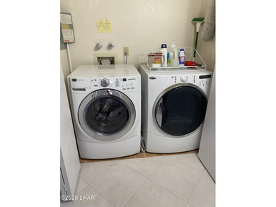 Beautifully updated Condo! From the flooring to the counter tops - photo 19
