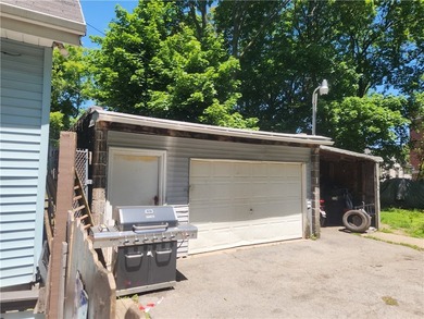 Investor Alert! Excellent opportunity to add a value-add - photo 2