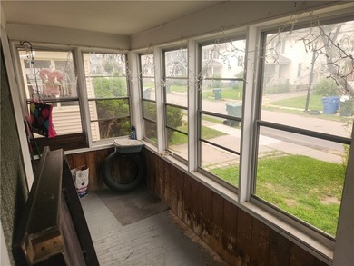 OWNER OCCUPY OR INVESTOR OPPORTUNITY... YOU DECIDE!!! Great - photo 3
