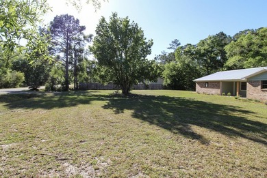 Enjoy privacy and space while still being just minutes from the - photo 3
