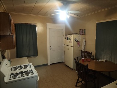Investor Alert! Great opportunity to add a value-add property to - photo 2