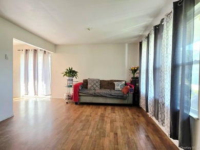 Great for First Time Home Buyer or for Investor looking for a - photo 4