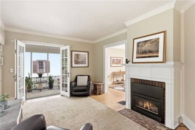 Set in the premier Cobbs Hill enclave, this move-in ready home - photo 5