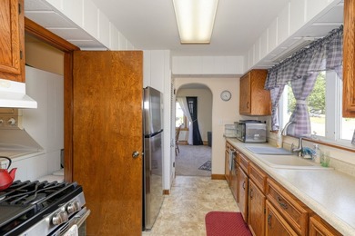 Welcome home to this charming ranch nestled in the heart of - photo 9