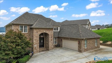 Lake Guntersville Home For Sale in Guntersville Alabama