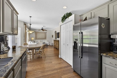 Beautiful 4BR/2.5BA pool home located on a quiet cul-de-sac in - photo 13