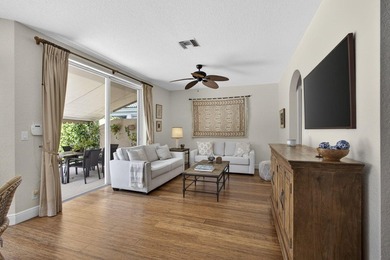 Beautiful 4BR/2.5BA pool home located on a quiet cul-de-sac in - photo 15