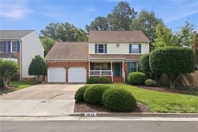 Spacious 4 Br, 2 1/2 bath colonial style single family home at - photo 19