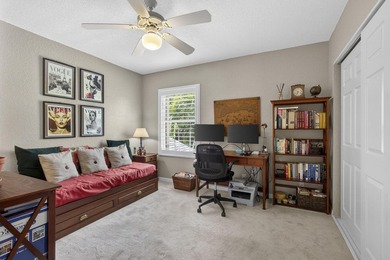 Beautiful 4BR/2.5BA pool home located on a quiet cul-de-sac in - photo 27