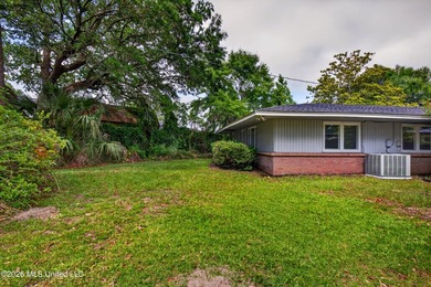Welcome to this charming 1950's gem nestled in the heart of - photo 31
