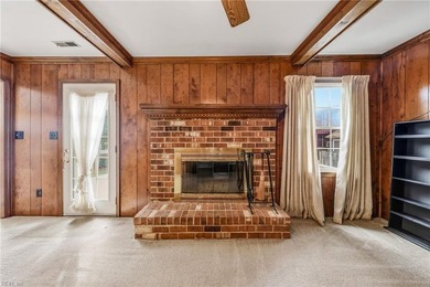 Spacious 4 Br, 2 1/2 bath colonial style single family home at - photo 31