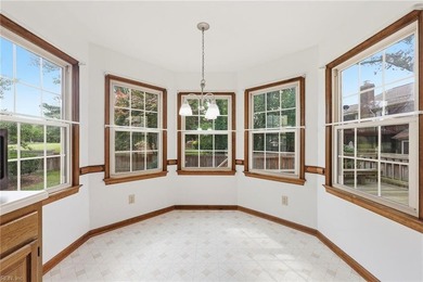 Spacious 4 Br, 2 1/2 bath colonial style single family home at - photo 32