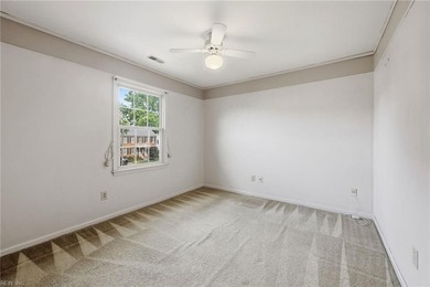 Spacious 4 Br, 2 1/2 bath colonial style single family home at - photo 45