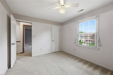 Spacious 4 Br, 2 1/2 bath colonial style single family home at - photo 46
